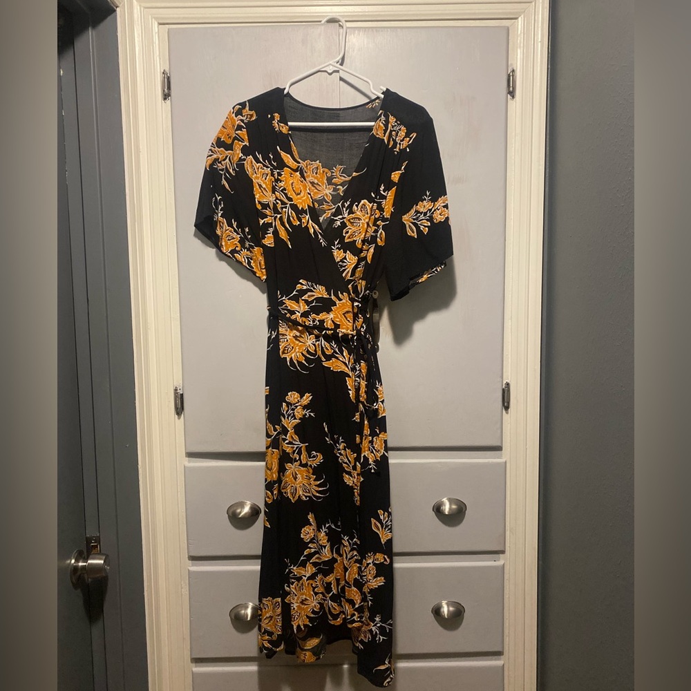 Kimono sleeve floral wrap midi dress